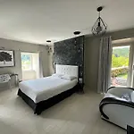 Hotell Chateau De La Falque, The Originals Relais Saint-Geniez-dʼOlt