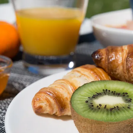 Chateau De La Falque, The Originals Relais Szálloda