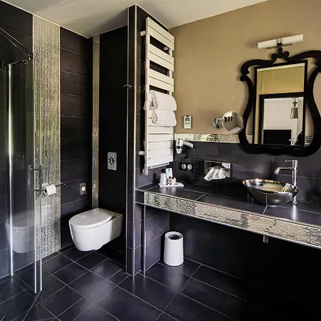 Hotel Chateau De La Falque, The Originals Relais 4*