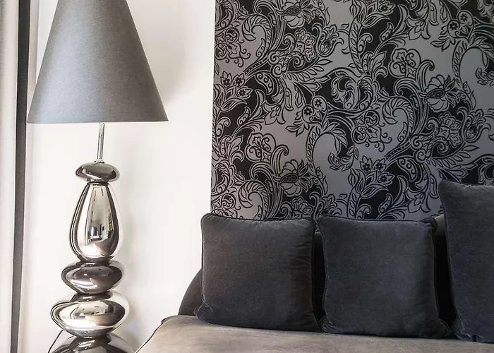 Chateau De La Falque, The Originals Relais Saint-Geniez-dʼOlt