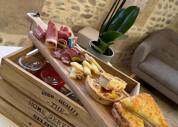 Chateau De La Falque, The Originals Relais 4* Saint-Geniez-dʼOlt