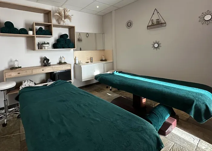 Chateau De La Falque, The Originals Relais Saint-Geniez-dʼOlt