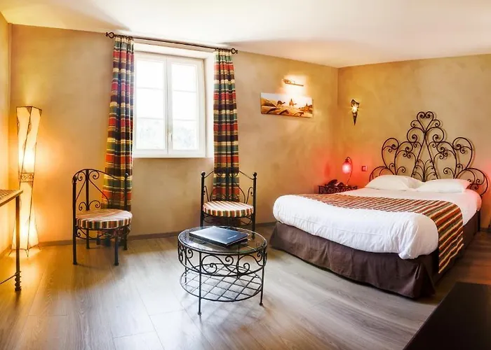 Chateau De La Falque, The Originals Relais 酒店 4*