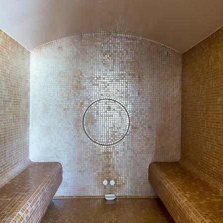 Chateau De La Falque, The Originals Relais فندق
