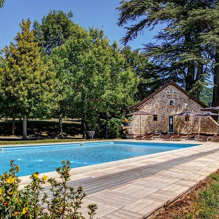 Hotel Chateau De La Falque, The Originals Relais Saint-Geniez-dʼOlt