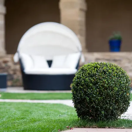 Chateau De La Falque, The Originals Relais Saint-Geniez-dʼOlt