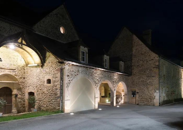 Hotel Château De La Falque, The Originals Relais Saint-Geniez-dʼOlt