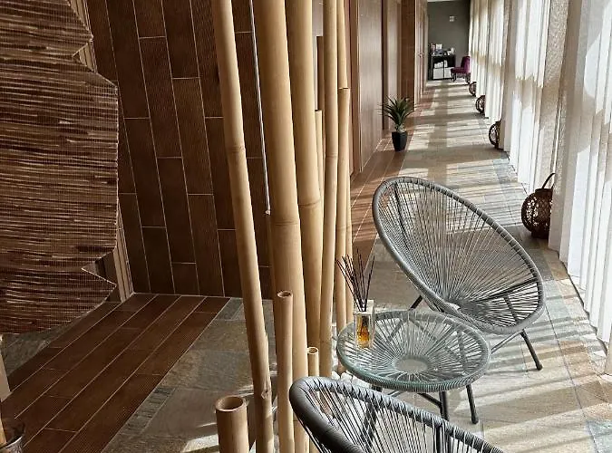 Hotel Chateau De La Falque, The Originals Relais