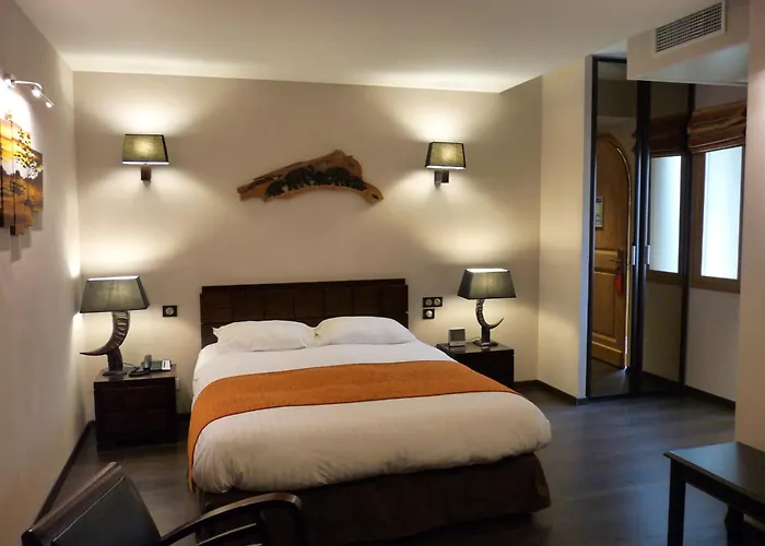 Chateau De La Falque, The Originals Relais Saint-Geniez-dʼOlt