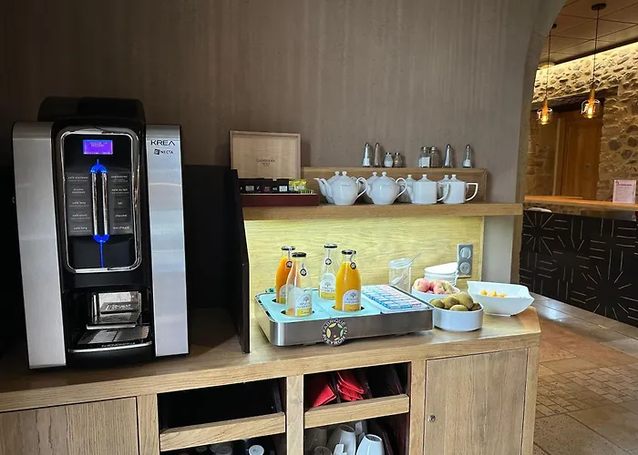 Château De La Falque, The Originals Relais Hotel Saint-Geniez-dʼOlt