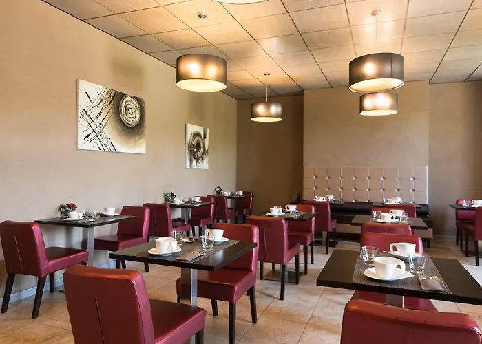 Hotel Château De La Falque, The Originals Relais