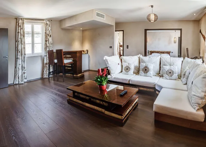 Château De La Falque, The Originals Relais 4* Saint-Geniez-dʼOlt